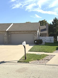 /international/us/1112-meadows-walk-drive-bourbonnais-il-110120581085/
