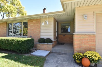 /international/us/2710-s-72nd-st-west-allis-wi-110120452052/