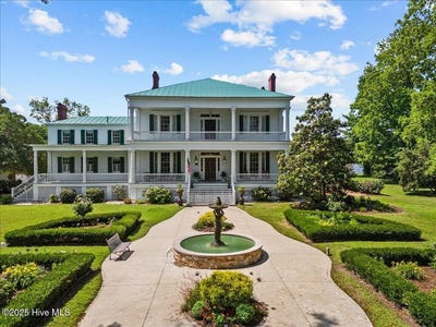 /international/us/121-w-king-street-edenton-nc-110099687025/