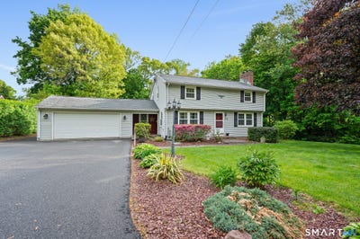 /international/us/519-brewster-road-bristol-ct-110108224219/