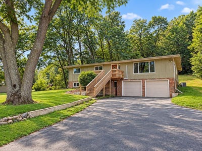 /international/us/s2437-meadowview-road-reedsburg-wi-110110076568/