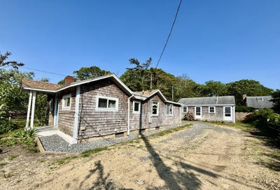 /international/us/47-winemack-street-oak-bluffs-ma-110108541565/