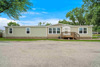 /international/us/2024-red-oak-drive-kokomo-in-110108805384/
