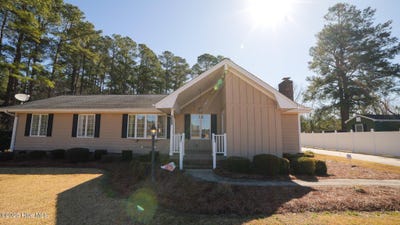 /international/us/5787-james-b-white-highway-s-whiteville-nc-110098018768/