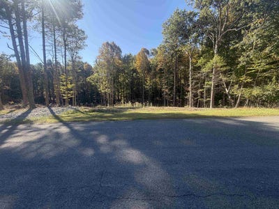 /international/us/170-wood-lane-hillsville-va-110120426621/