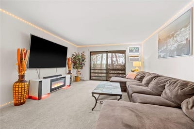 /international/us/4407-wilshire-boulevard-mound-mn-110105109455/