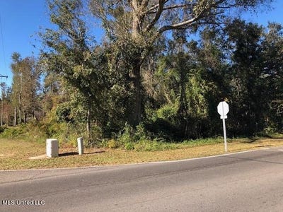 /international/us/660-mauna-loa-drive-diamondhead-ms-110073504199/