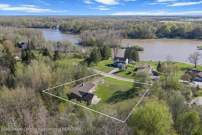 /international/us/highland-drive-perrinton-mi-110107697798/