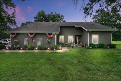 /international/us/2924-crown-drive-independence-ks-110096392249/