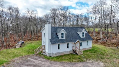 /international/us/120-clearwater-estates-drive-livingston-manor-ny-110095649843/