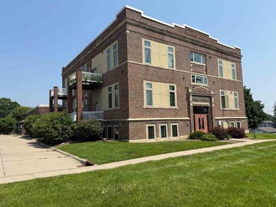 /international/us/251-vine-st-riverside-ia-110101332038/?lang=zh-tw