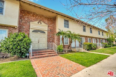 /international/us/10065-de-soto-ave-chatsworth-ca-110106316820/
