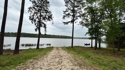 /international/us/tract-20-lakepoint-passage-douglass-tx-110101507169/
