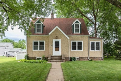 /international/us/717-broadway-avenue-wabasha-mn-110100613835/
