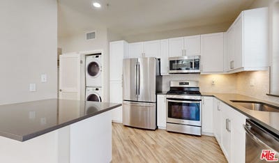 /international/us/6280-w-3rd-st-los-angeles-ca-110108580385/