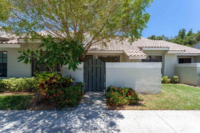 /international/us/470-hardwood-place-boca-raton-fl-110106449990/
