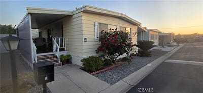 /international/us/575-s-lyon-avenue-hemet-ca-110107880946/