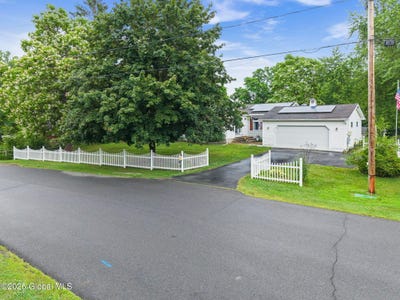 /international/us/9-imperial-lane-stockport-ny-110100584689/