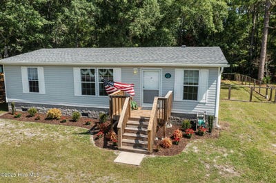 /international/us/306-rattan-street-newport-nc-110101147802/
