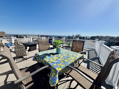 /international/us/37-circuit-avenue-oak-bluffs-ma-110106958041/