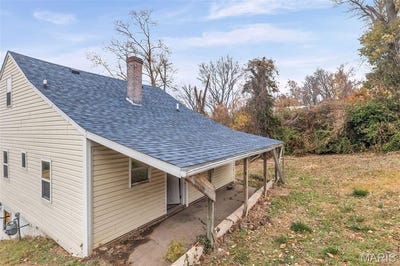 /international/us/774-cedar-street-chester-il-110103758565/