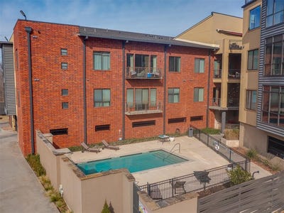 /international/us/401-e-boyd-street-norman-ok-110105197428/