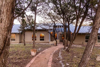 /international/us/193-rim-rock-circle-w-hunt-tx-110108744197/