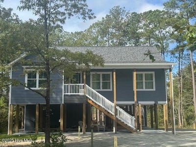 /international/us/1311-blackbeard-drive-oriental-nc-110103658295/