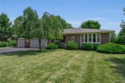 /international/us/6151-clarence-lane-n-east-amherst-ny-110109548906/