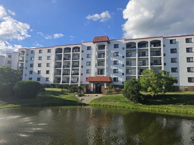 /international/us/375-plum-creek-drive-wheeling-il-110109216344/