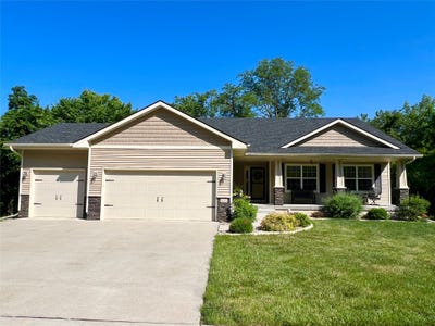 /international/us/921-w-22nd-street-s-newton-ia-110100342166/