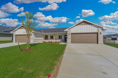 /international/us/12902-w-thorton-st-wichita-ks-110119576818/