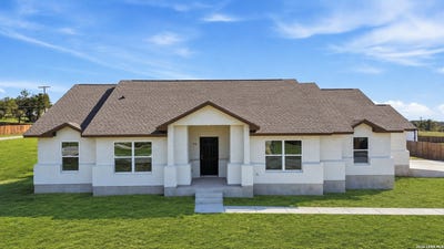 /international/us/70-log-cabin-way-poteet-tx-110120483428/