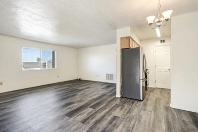/international/us/8333-comanche-road-ne-albuquerque-nm-110099889104/