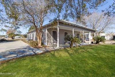 /international/us/529-ulman-avenue-bay-saint-louis-ms-110105224897/