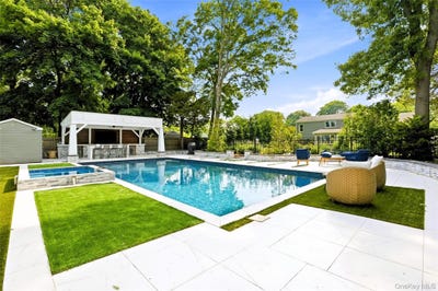 /international/us/957-gardiner-drive-bay-shore-ny-110108630345/