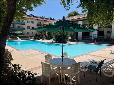 /international/us/5460-white-oak-encino-ca-110108140005/