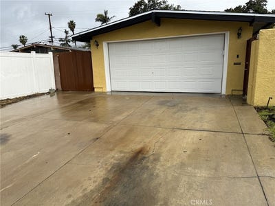 /international/us/2435-w-broadway-anaheim-ca-110097992849/