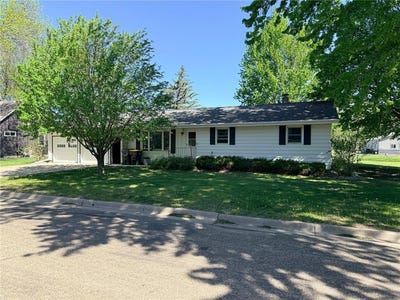/international/us/830-clark-street-walnut-grove-mn-110108169031/