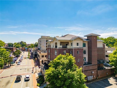 /international/us/393-college-avenue-clemson-sc-110107657052/