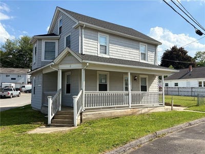 /international/us/2-fairmount-avenue-johnston-ri-110108297634/