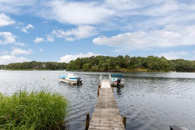 /international/us/26-quashnet-way-east-falmouth-ma-110109811443/