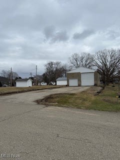 /international/us/303-dewey-avenue-newcomerstown-oh-110097855480/