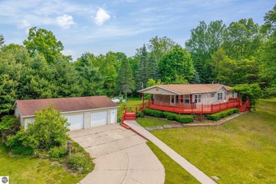/international/us/19275-coates-highway-brethren-mi-110100164057/