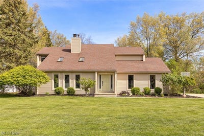 /international/us/32290-orchard-park-drive-avon-lake-oh-110107695693/
