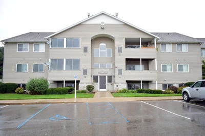 /international/us/8418-n-jasonville-court-se-caledonia-mi-110110294923/