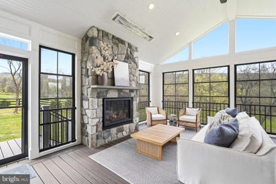 /international/us/35264-greyfriar-drive-round-hill-va-110107487845/