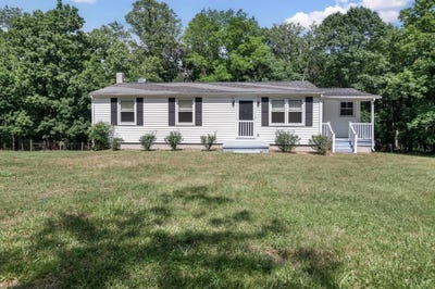 /international/us/2050-high-peak-rd-monroe-va-110108845758/
