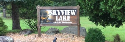 /international/us/150-mountain-drive-greentown-pa-110106580931/