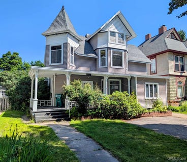 /international/us/343-e-ridge-marquette-mi-110101195022/